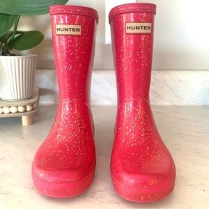 HUNTER Kids First Giant Glitter Rain Boots in Thrift